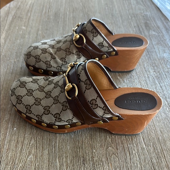 Gucci GG Beige and Brown Monogram Clogs - Picture 2 of 5